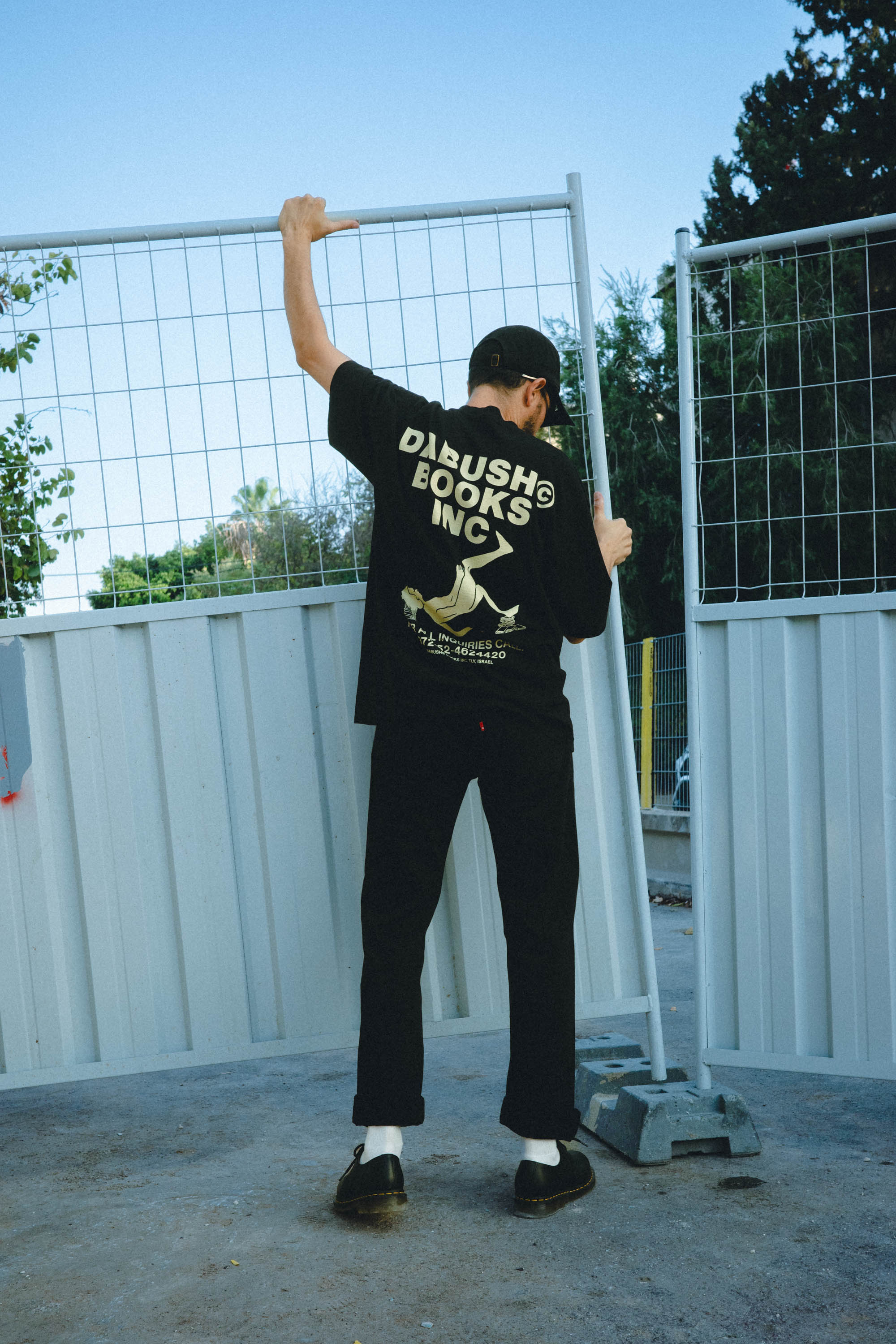 DABUSH BOOKS T-SHIRT. 100% Cotton, oversized tee with Back and front print. Made in Tel aviv. Shop and view the latest Drops from the official DABUSH website. Worldwide Shipping. DABUSH is a publishing house, design studio and a brand based in Tel Aviv, Israel.