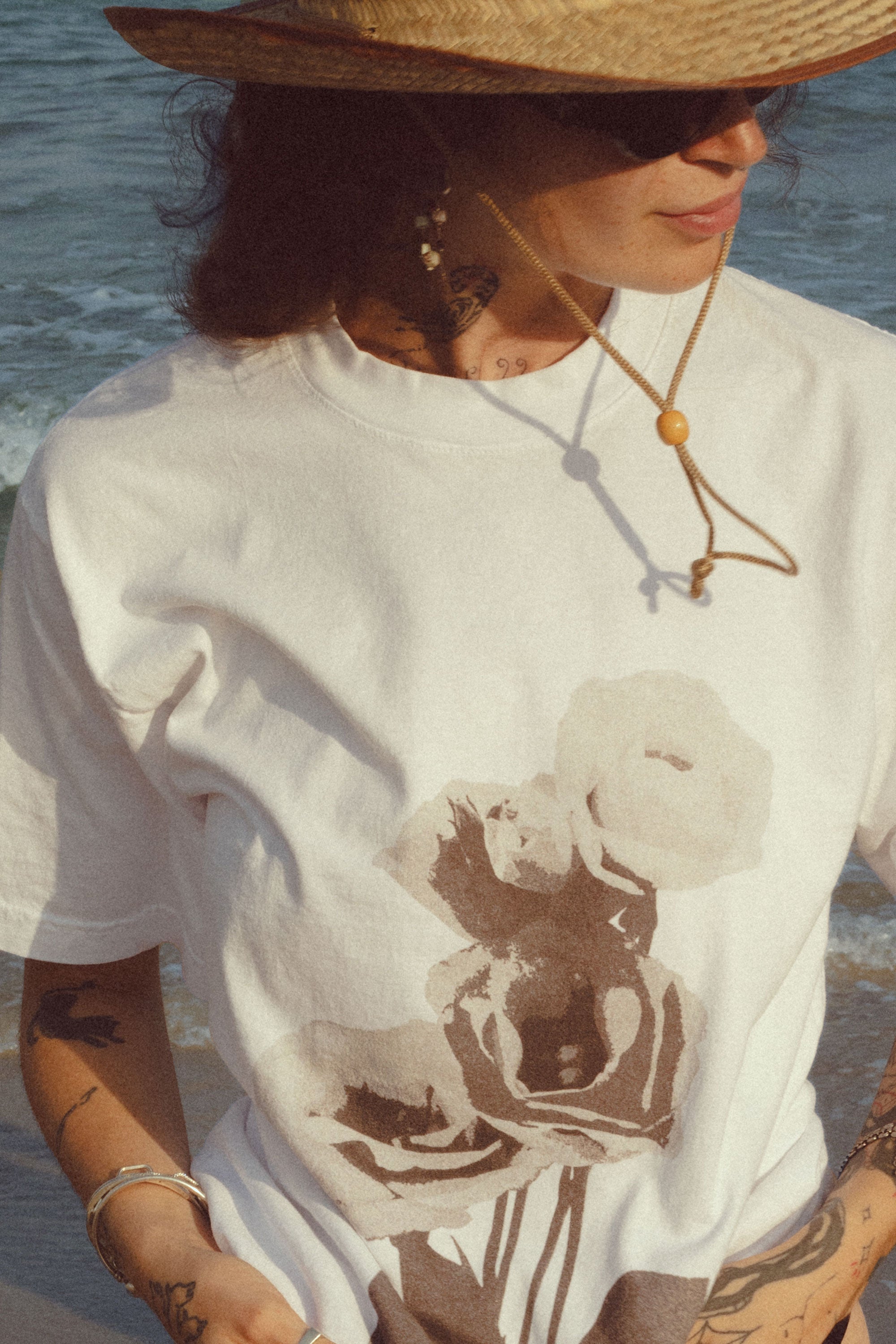 DABUSH T-SHIRTS. 100% Cotton, oversized tee with Back and front print. Made in Tel aviv. Shop and view the latest Drops from the official DABUSH website. Worldwide Shipping. DABUSH is a publishing house, design studio and a brand based in Tel Aviv, Israel.