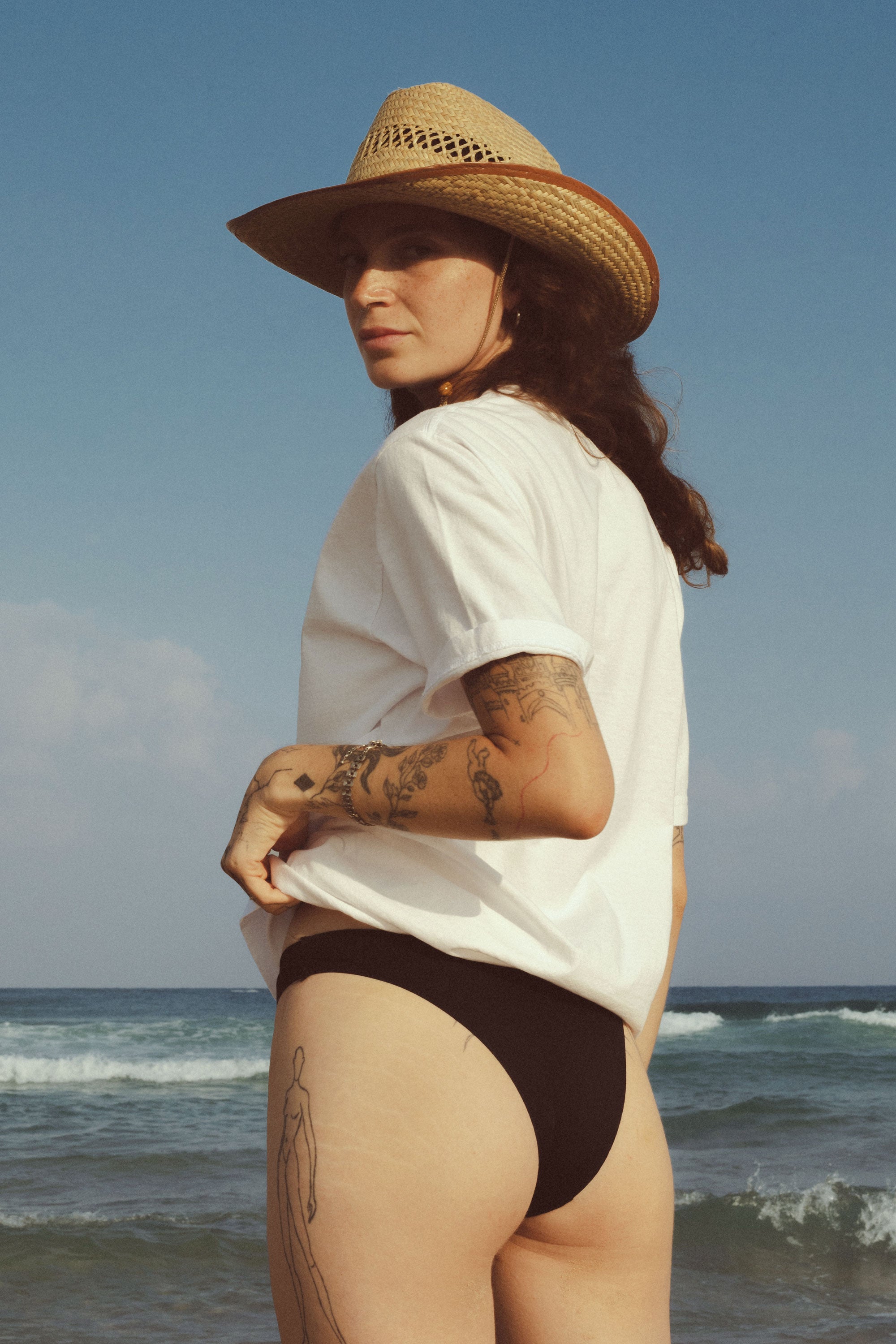 DABUSH T-SHIRTS. 100% Cotton, oversized tee with Back and front print. Made in Tel aviv. Shop and view the latest Drops from the official DABUSH website. Worldwide Shipping. DABUSH is a publishing house, design studio and a brand based in Tel Aviv, Israel.