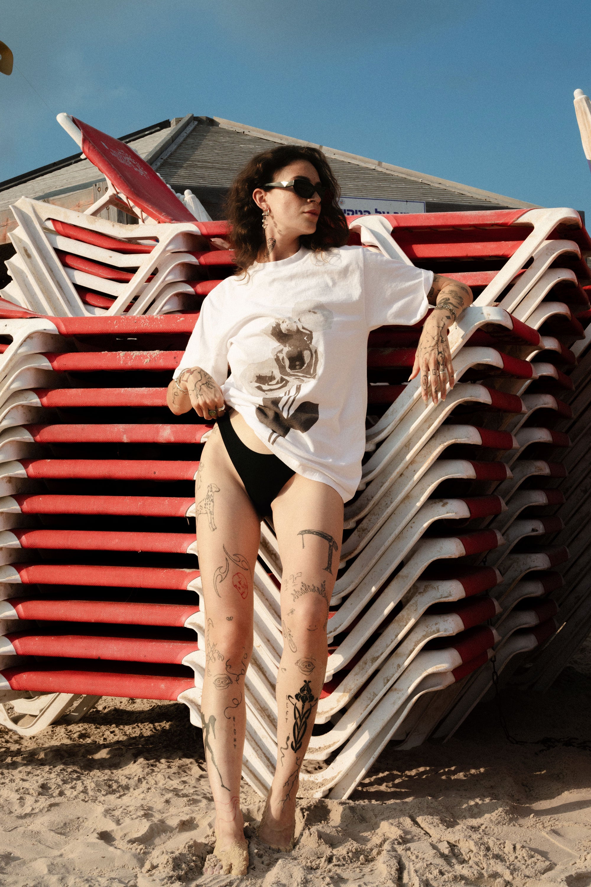 DABUSH T-SHIRTS. 100% Cotton, oversized tee with Back and front print. Made in Tel aviv. Shop and view the latest Drops from the official DABUSH website. Worldwide Shipping. DABUSH is a publishing house, design studio and a brand based in Tel Aviv, Israel.