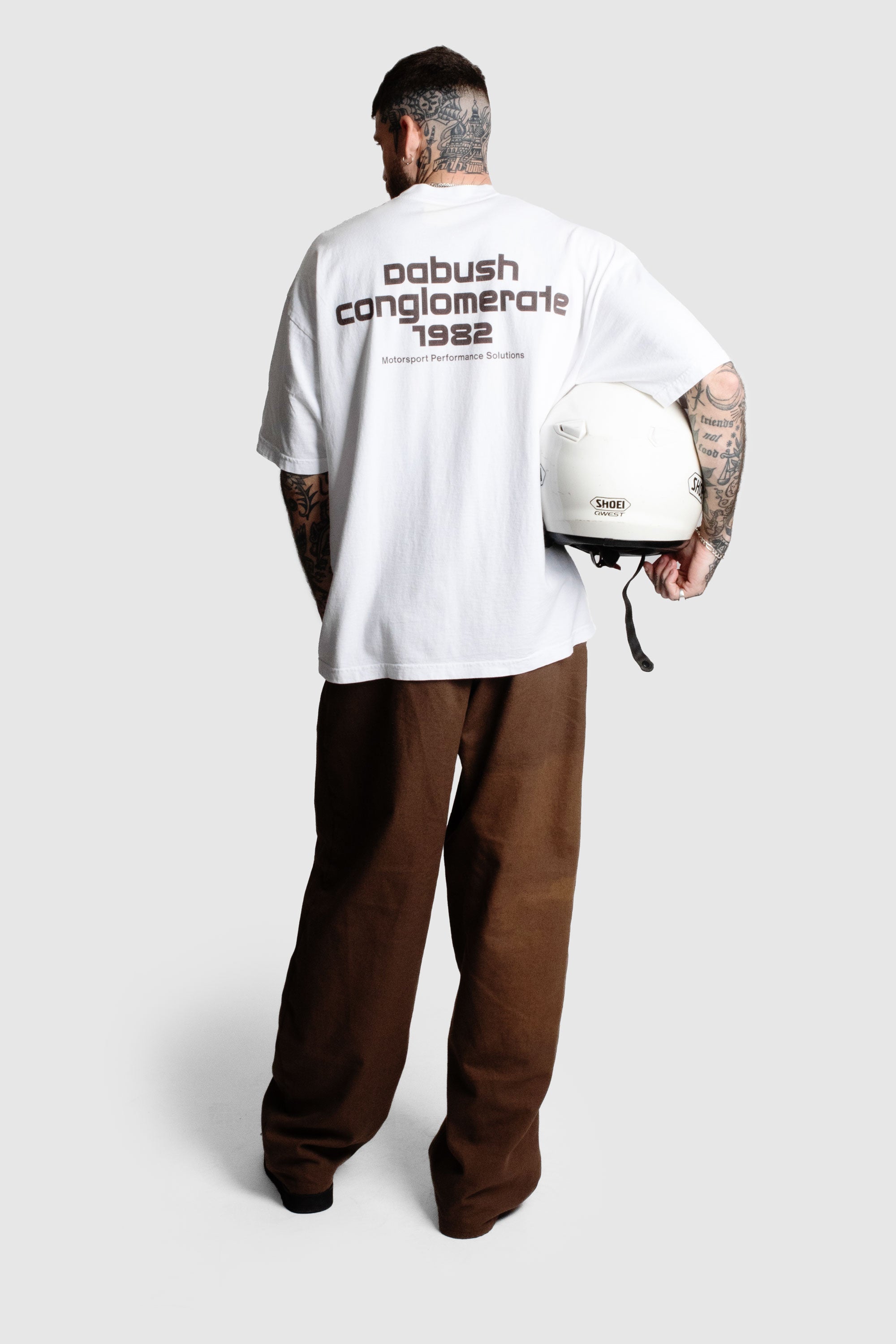 DABUSH MOTORACING T-SHIRT. 100% Cotton, oversized tee with Back and front print. Made in Tel aviv. Shop and view the latest Drops from the official DABUSH website. Worldwide Shipping. DABUSH is a publishing house, design studio and a brand based in Tel Aviv, Israel.
דבוש, אופנה ישראלית, אופנת רחוב, מותג ישראלי, אופנה מקומית, סטריט סטייל, חולצות, חולצות אוברסייז, מותג תל אביבי, תל אביב 2025, אופנה ישראלית מודרנית, יוניסקס TLV.
בייסיק איכותי , טי שירטים יוניסקס, בגדי יוניסקס, בגדי קיץ.