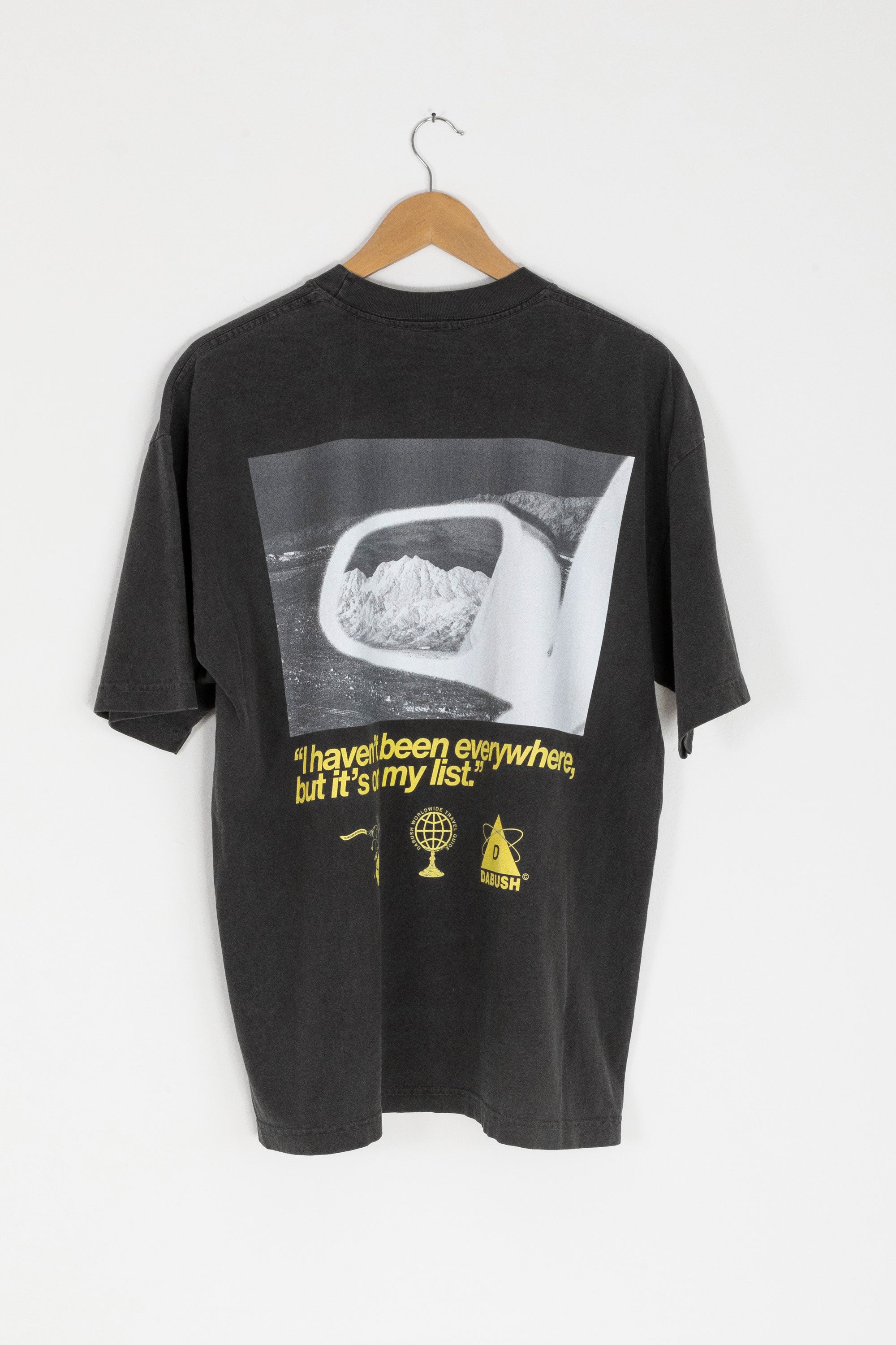 TRAVEL GUIDE T-SHIRT WASHED BLACK