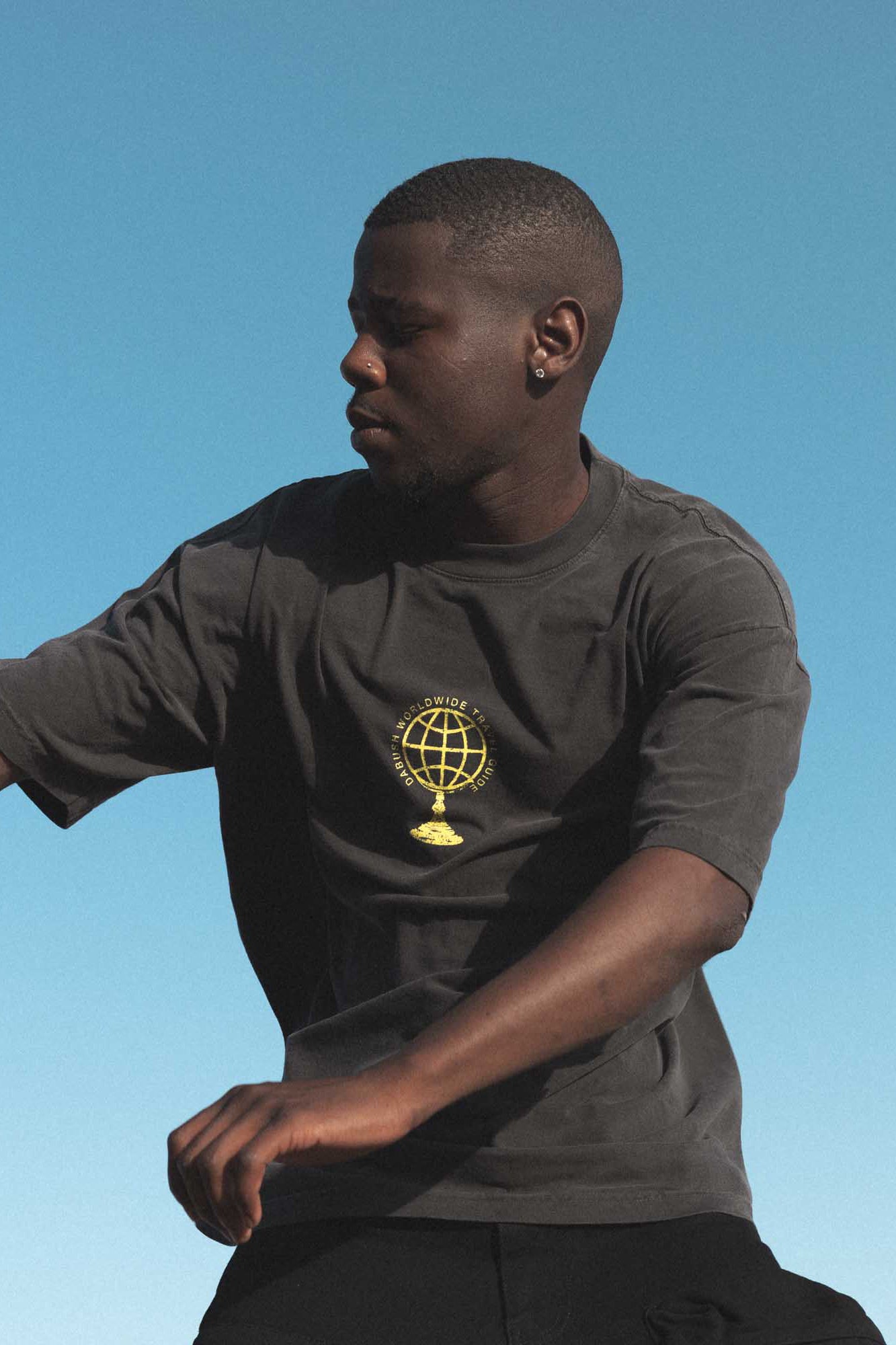 TRAVEL GUIDE T-SHIRT WASHED BLACK