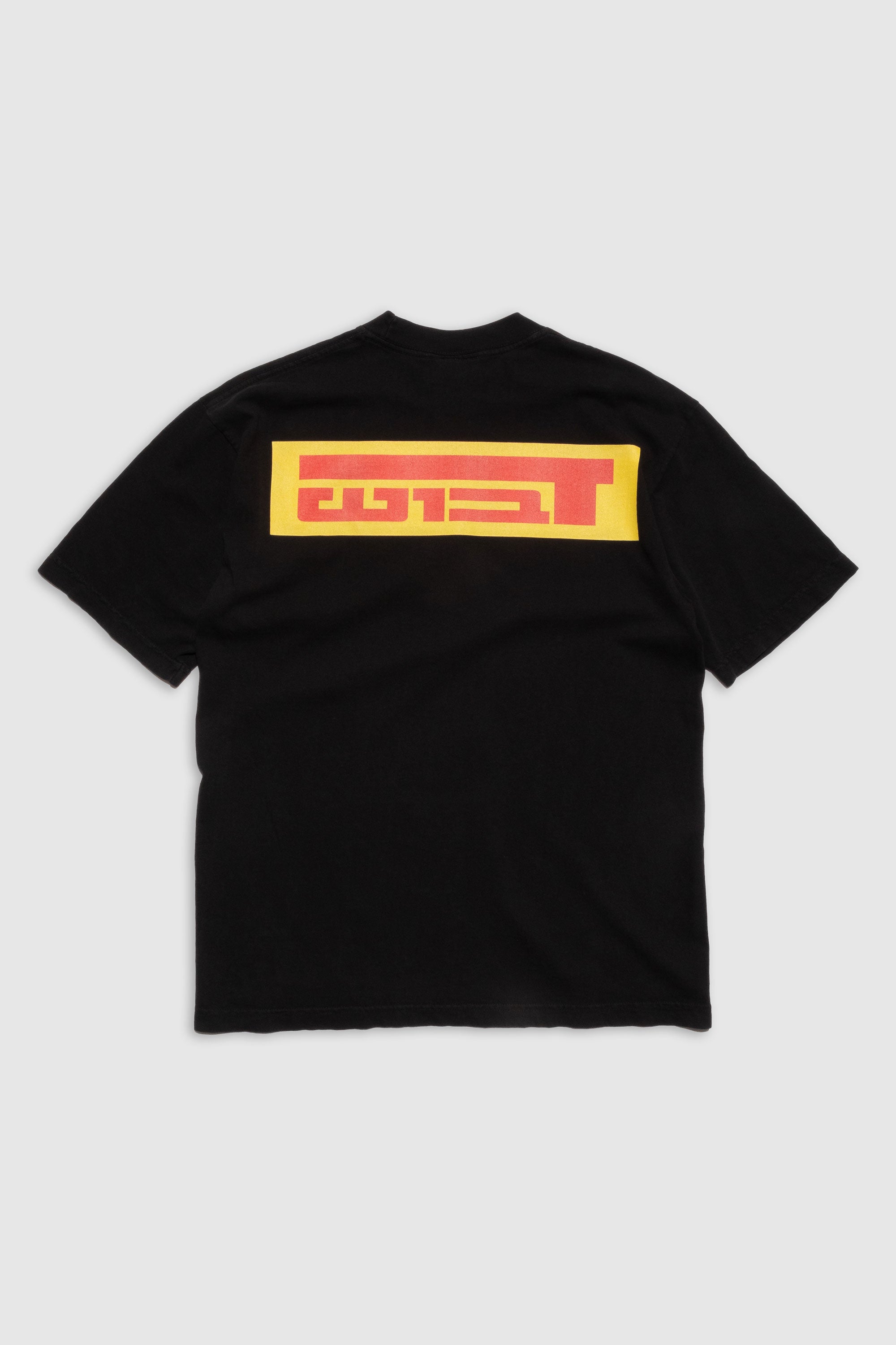 DABUSH MOTORACING T-SHIRT. 100% Cotton, oversized tee with Back and front print. Made in Tel aviv. Shop and view the latest Drops from the official DABUSH website. Worldwide Shipping. DABUSH is a publishing house, design studio and a brand based in Tel Aviv, Israel.
דבוש, אופנה ישראלית, אופנת רחוב, מותג ישראלי, אופנה מקומית, סטריט סטייל, חולצות, חולצות אוברסייז, מותג תל אביבי, תל אביב 2025, אופנה ישראלית מודרנית, יוניסקס TLV.
בייסיק איכותי , טי שירטים יוניסקס, בגדי יוניסקס, בגדי קיץ.