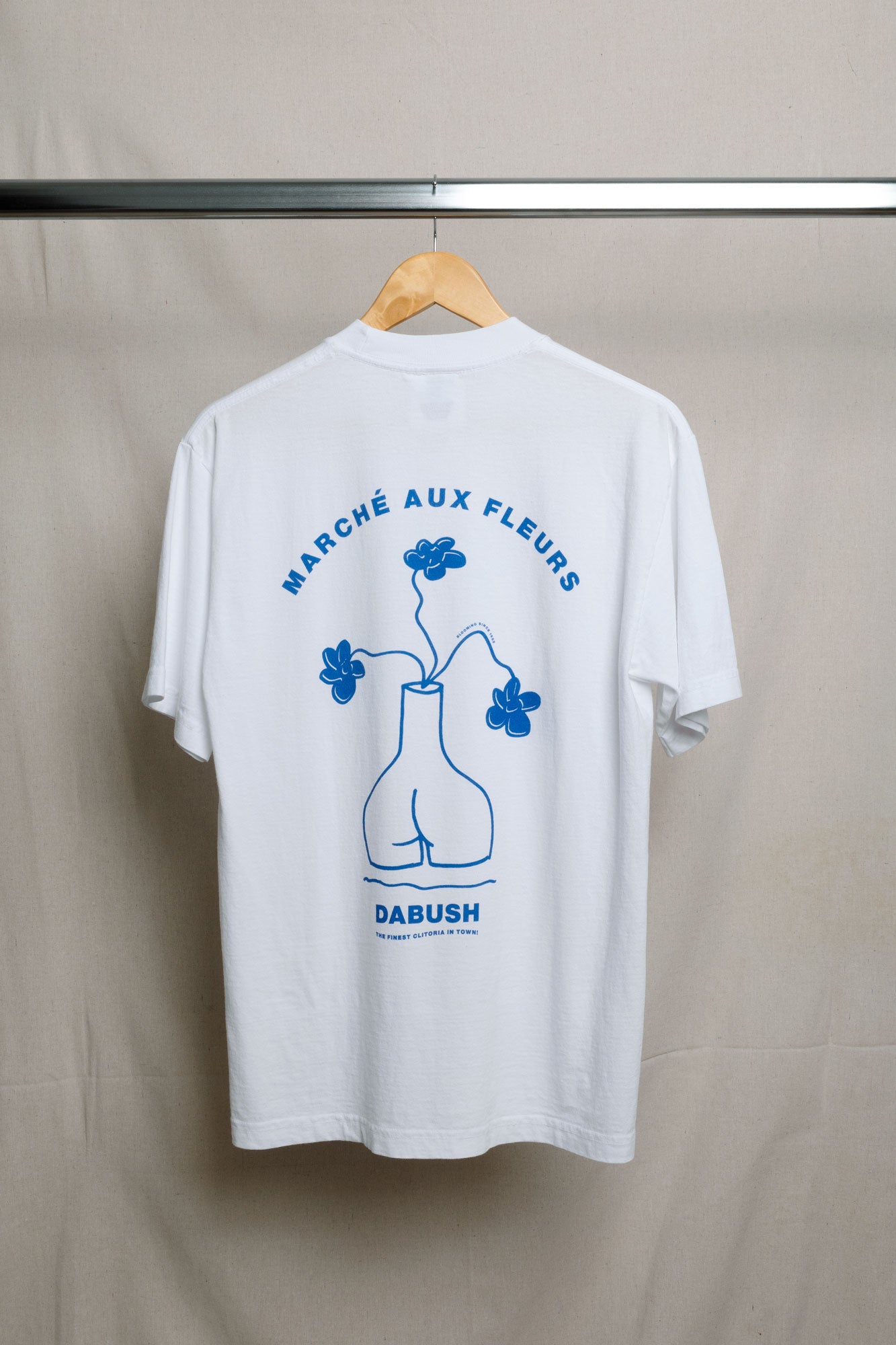DABUSH FLOWER MARKET T-SHIRT. Marché aux fleurs le tée-shirt. 100% Cotton, oversized tee with back and front print. Made in Tel aviv, Israel.