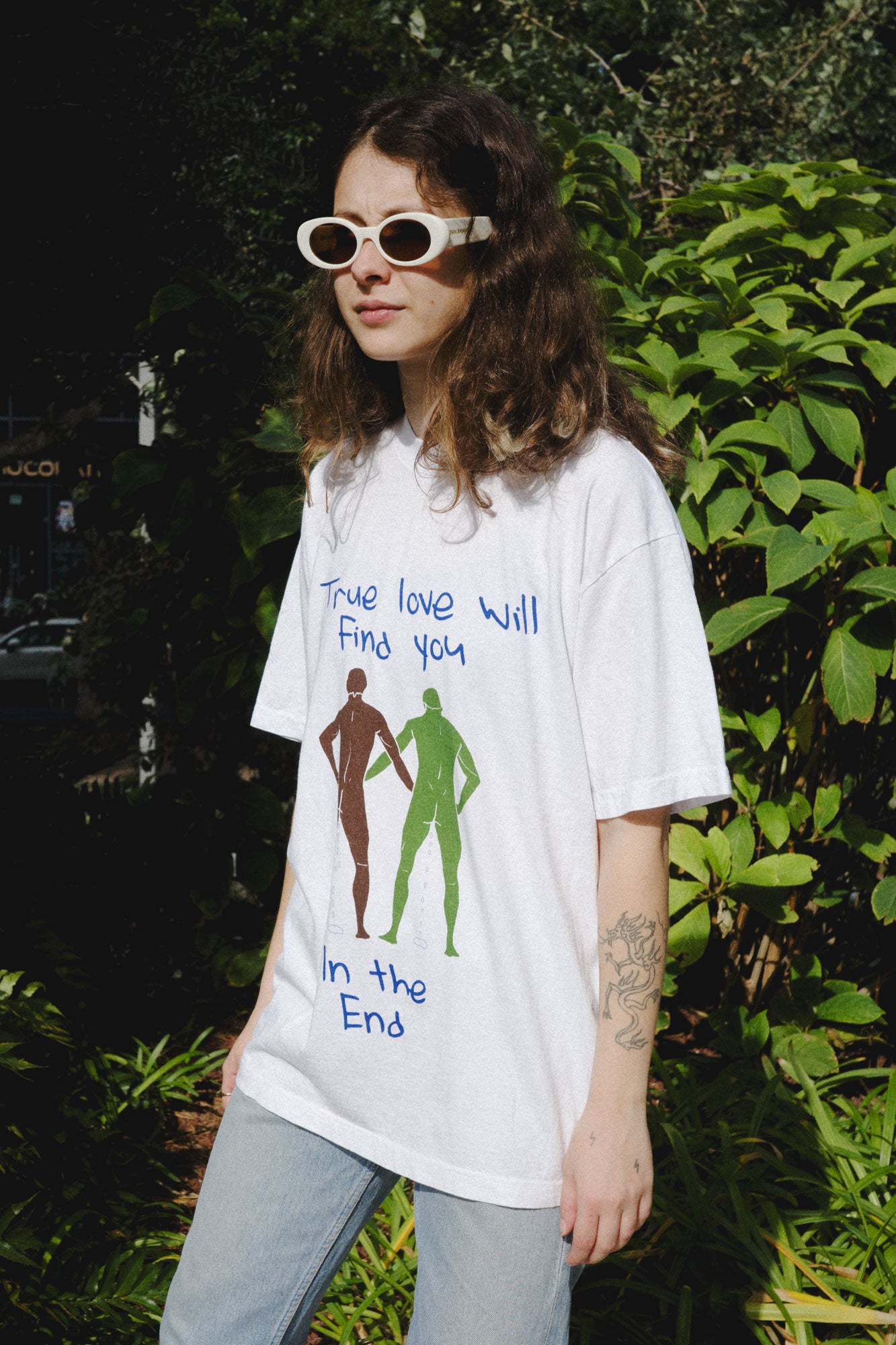 DABUSH TRUE LOVE WILL FIND YOU IN THE END T-SHIRT, DANIEL JOHNSTON. 100% Cotton, oversized tee with huge front print. Made in Tel aviv. Shop and view the latest Drops from the official DABUSH website. Worldwide Shipping. 