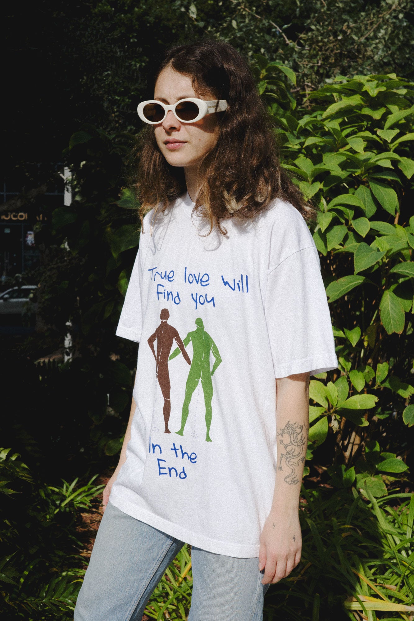 DABUSH TRUE LOVE WILL FIND YOU IN THE END T-SHIRT, DANIEL JOHNSTON. 100% Cotton, oversized tee with huge front print. Made in Tel aviv. Shop and view the latest Drops from the official DABUSH website. Worldwide Shipping.
